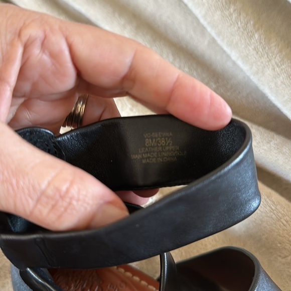 Vince Camuto Seevina Flat Sandals - Picture 3 of 10